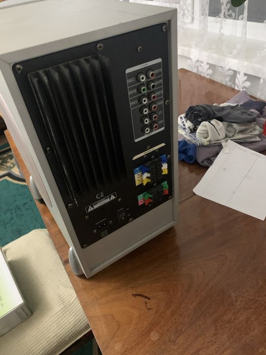 Колонка сафбуфер