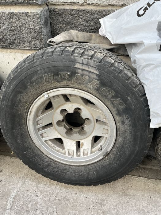 Шина с диском R15