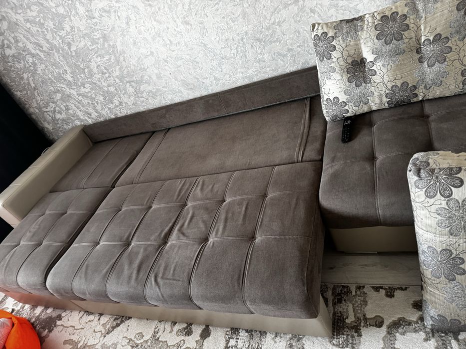 Продам диван 3 метра