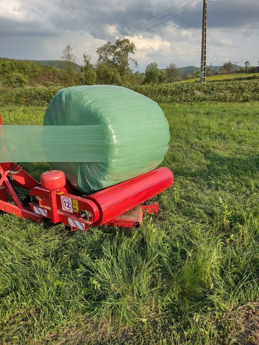 Baloți de lucernă ecologică infoliati recolta 2025