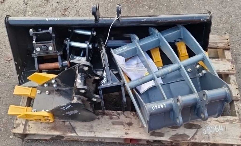 Set Cupe excavator 0.8 maxim 1.8 Tone