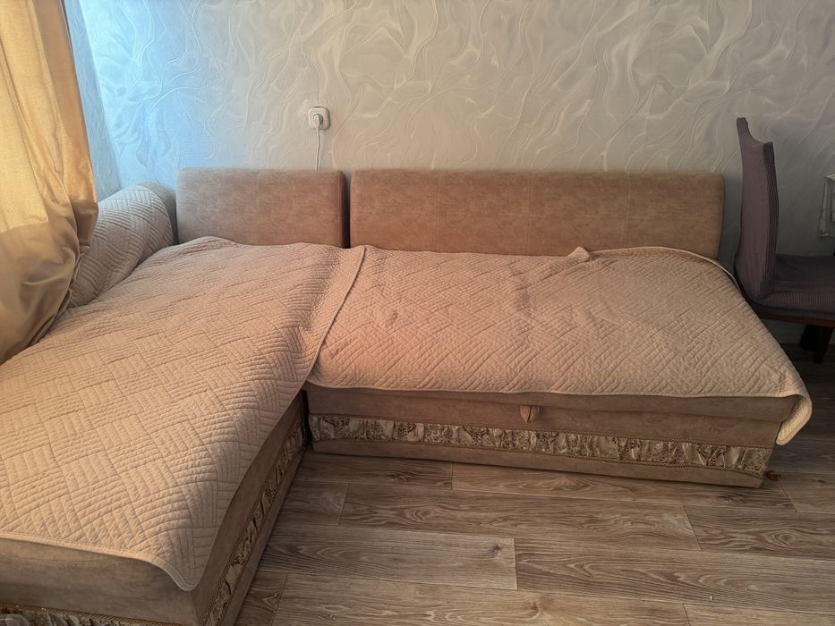 Продам диван в хорошем состояние