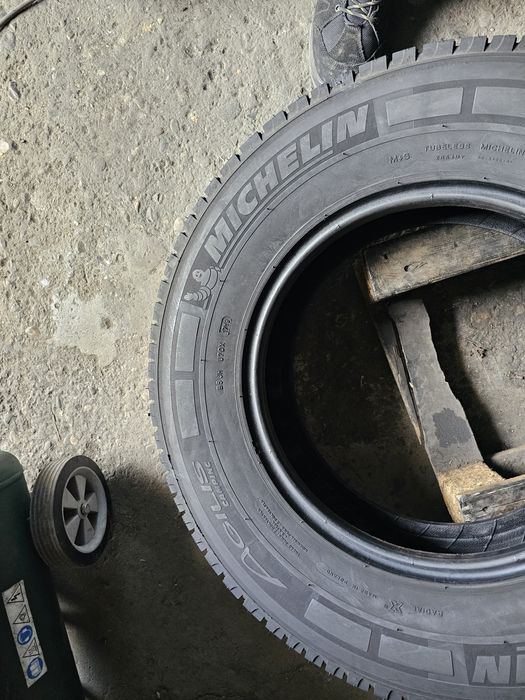 2 anvelope vara 225 75 16C Michelin Agilis
