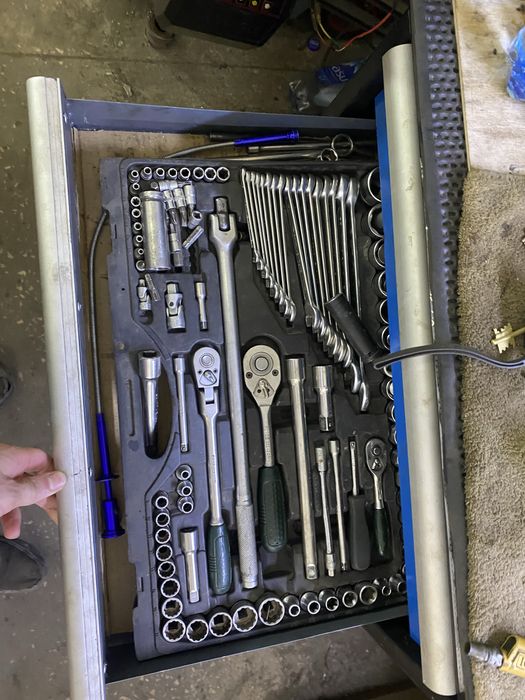 Инструментальный шкаф