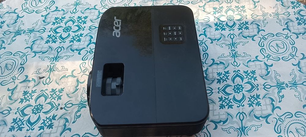 Кинопроектор Acer в идеальном состоянии