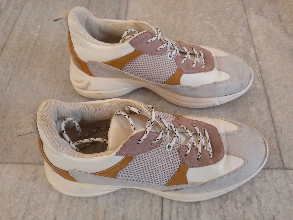 Обувь для девочек размер 36-37 в отличном состоянии по 50 тыс