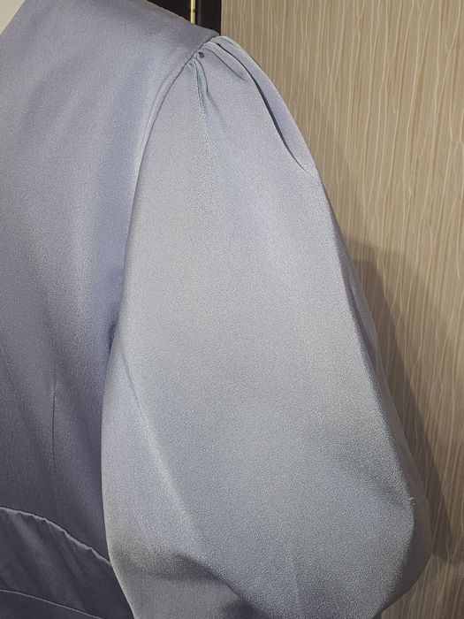 Платье от LICHI на 44-46 размер оригинал.