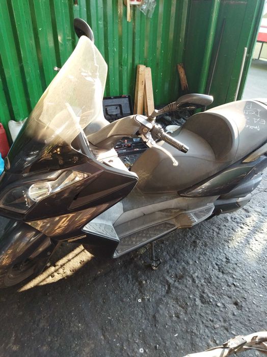 Kymco Downtown-200i и 300-На части