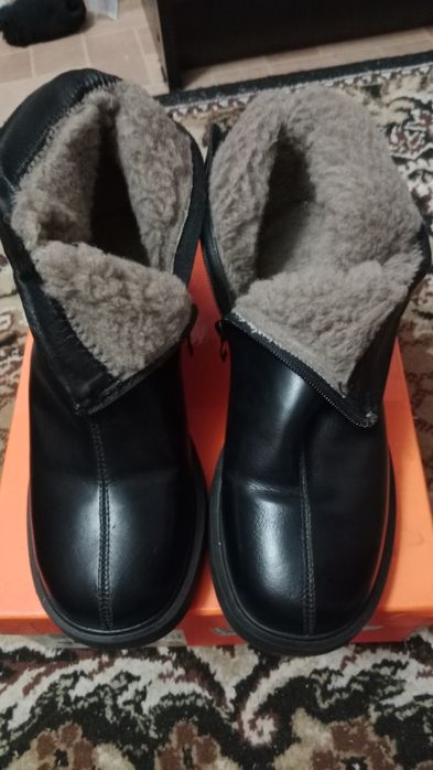 Продам женские ботинки новые