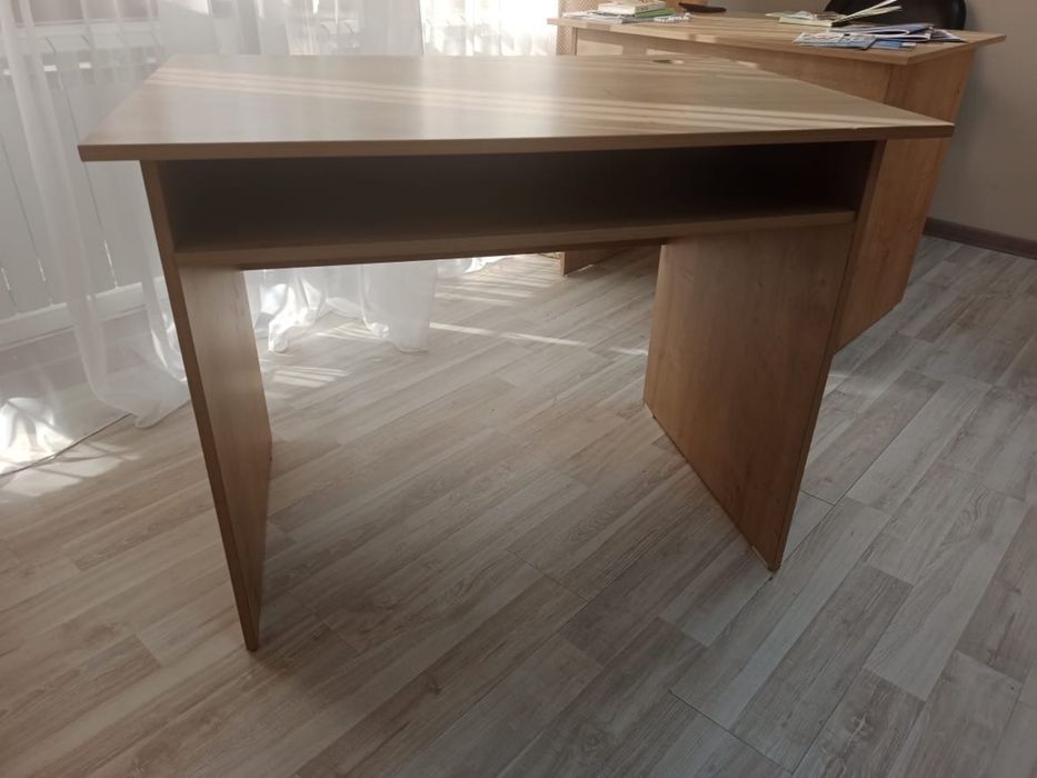 стол, шкаф, кулер, доска