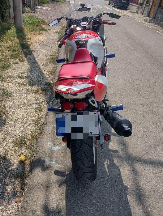 Motocicleta Yamaha FZR 600