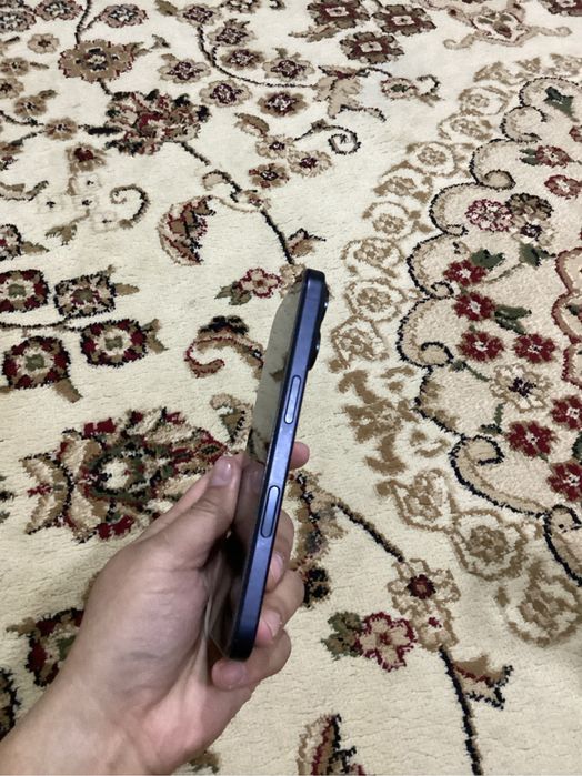 айфон 16 128гб док бар