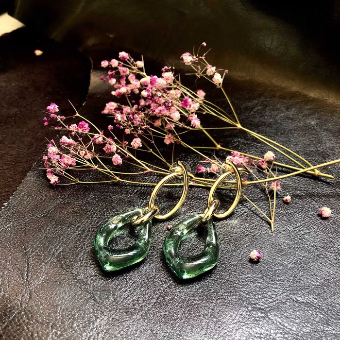 Различни видове декоративни обеци