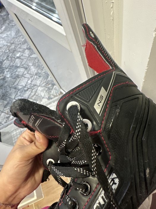 Продам хоккейные коньки