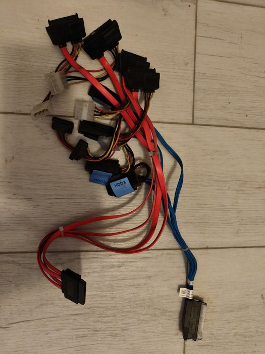 Placa RAID Dell Perc 6i + cabluri + 3 HDD 2tb