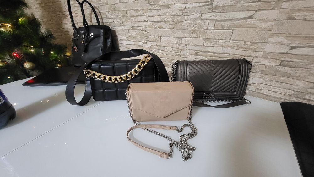 Три дамски чанти