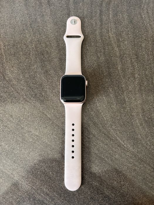 Apple watch serie5 ,gold aluminu case pjnk sand,sport , band 40 mm