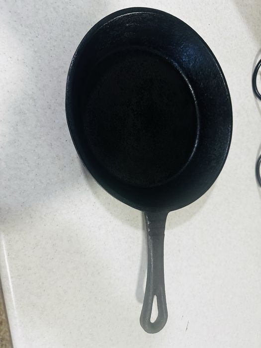 Продам чугунную сковороду