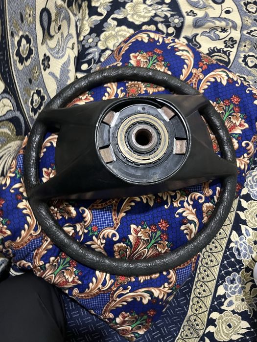 Продам руль на мерс новый