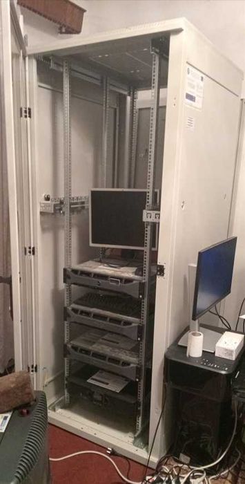 Cabinet server - Rack de podea 19 Triton 42U 800x1000X2000