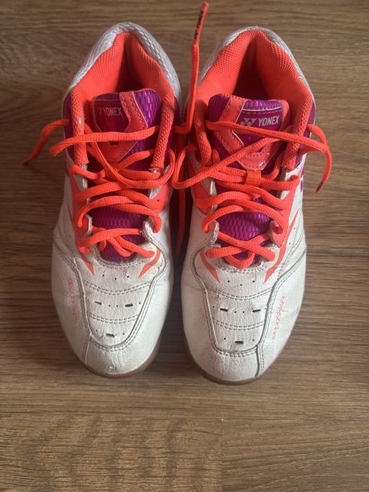 Кроссовки yonex в хорошем сочтоянии