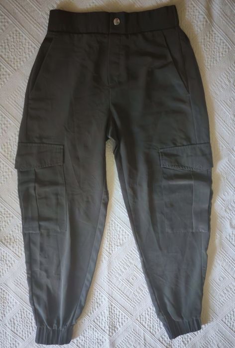 Pantaloni Zara marimea XS,purtati o data, impecabili.