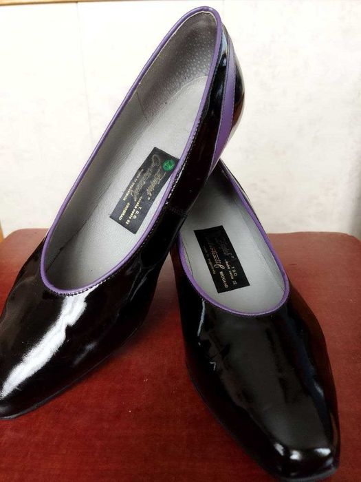 Новые женские кожаные и лакированные туфли.