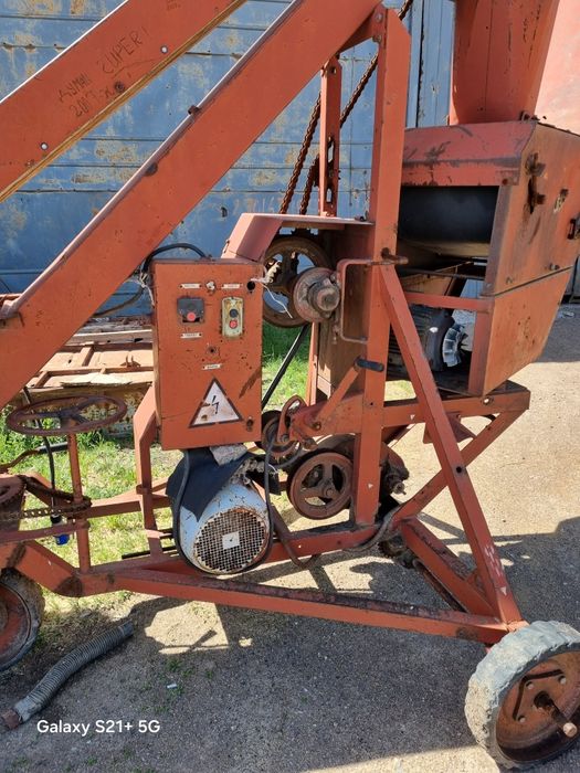 Продам зерномет.