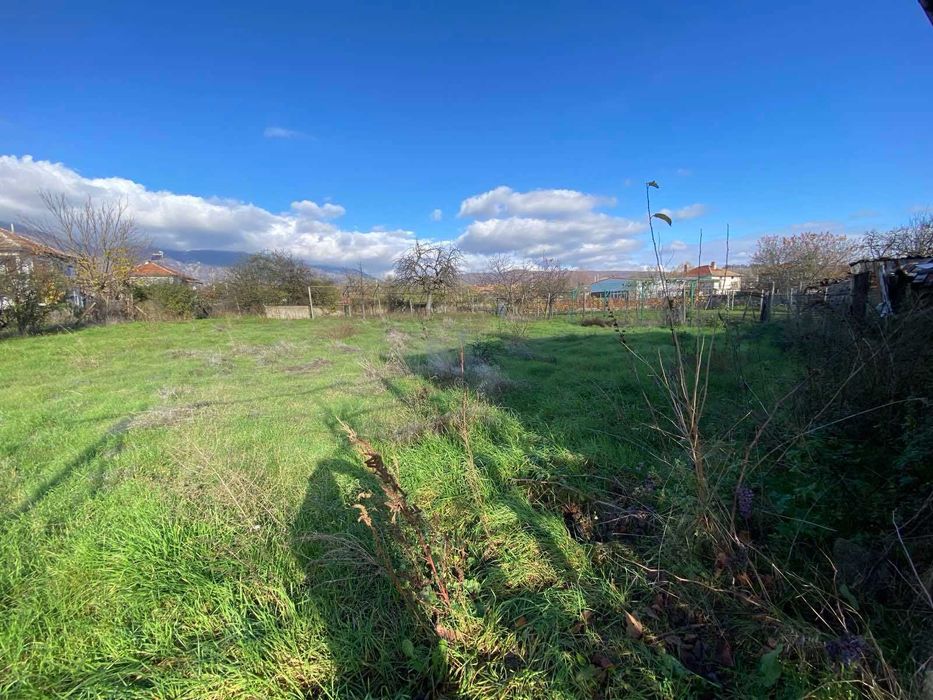 КЪЩА с РЗП 70 кв.м., двор 1200 кв.м., село Васил Левски