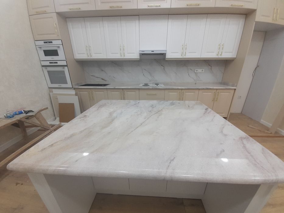 Столешницы, из гранита и мрамора  барные стойки