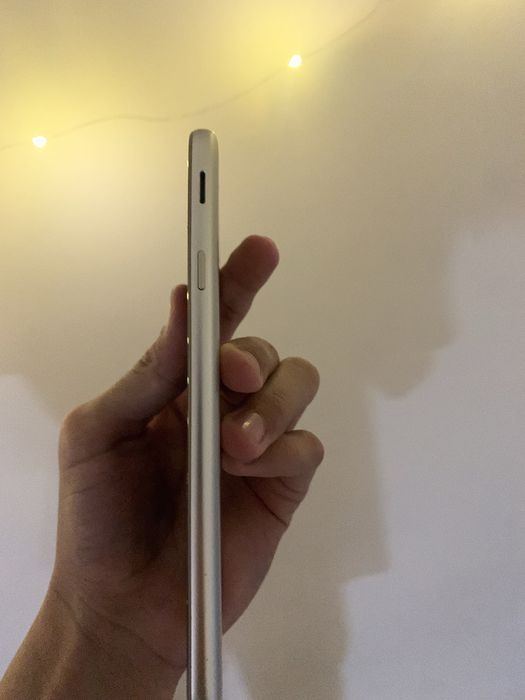 Прадаётся Samsung j7