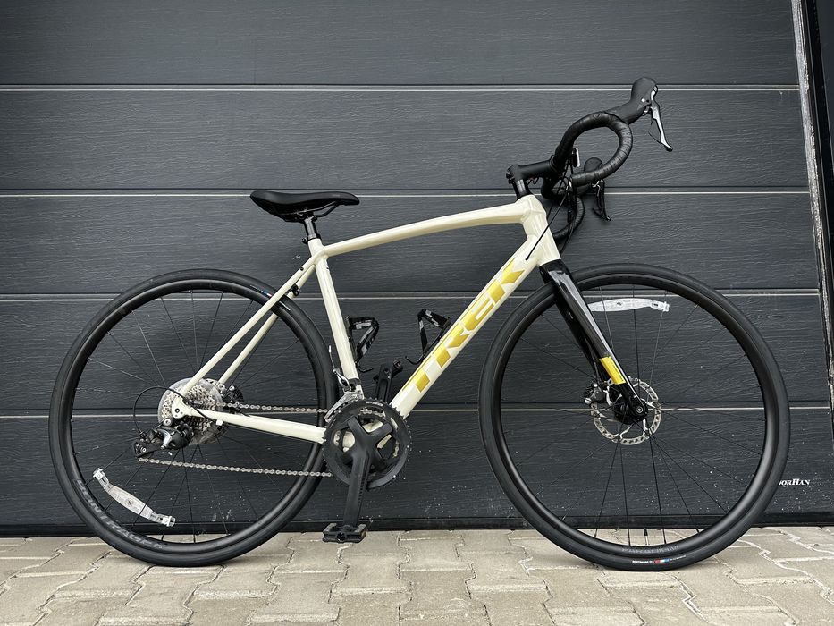 Шосеен велосипед Trek Domane AL 4 - 56см 2x10 Tiagra