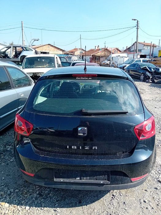 Seat Ibiza 1.2 бензин 2013 година три цилиндъра