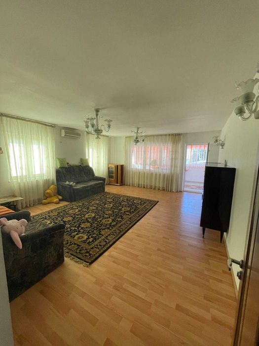 Apartament in vila de inchiriat