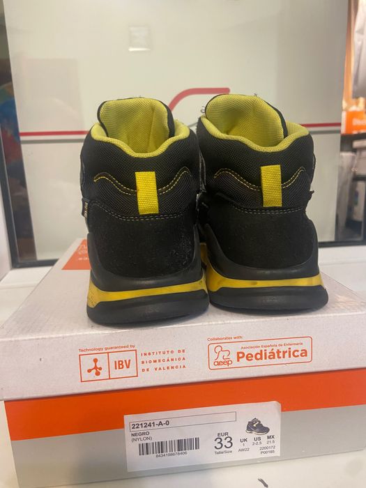 Ботинки демисезон на мальчика, 33р