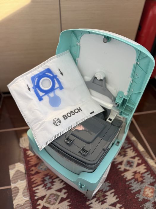 Aspirator Bosch cu funcție de spălare