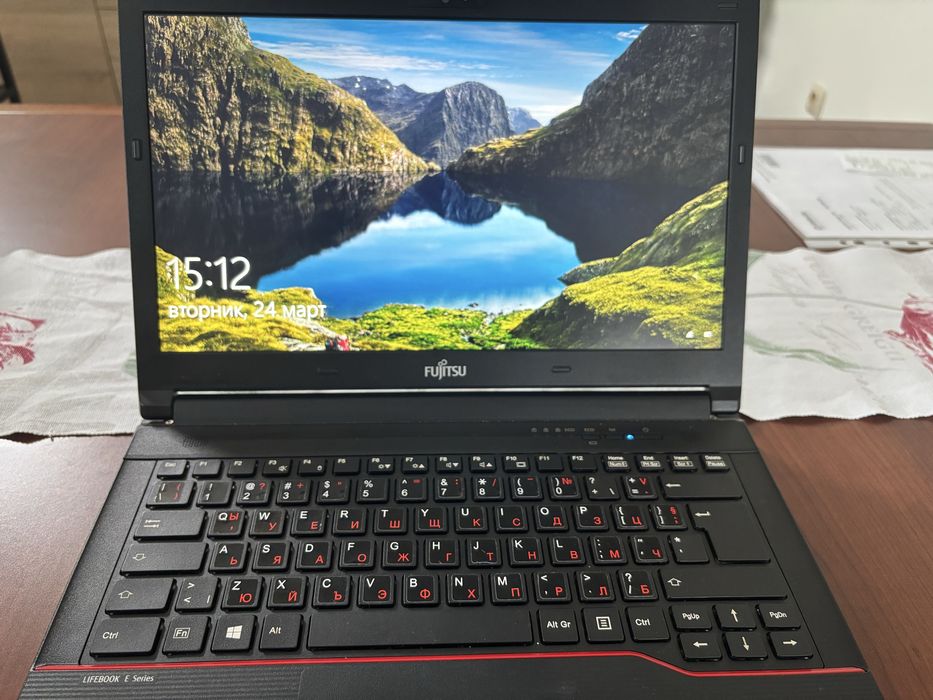 Лаптоп ново поколение Fijutsi Lifebook+ подарък черна чанта за лаптоп