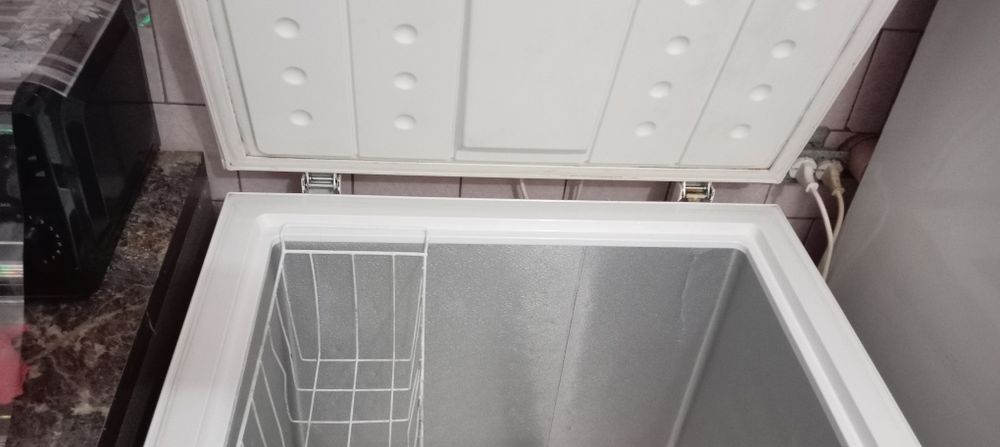 Отдам почти дарам морозильник