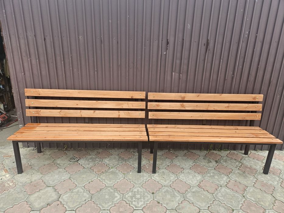 Деревянная лавочка