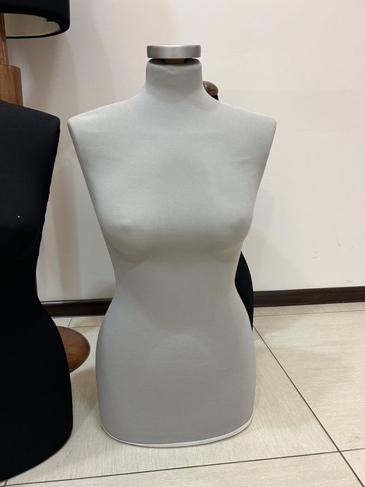 Манекени цели, шивашки манекени, манекени на стойка