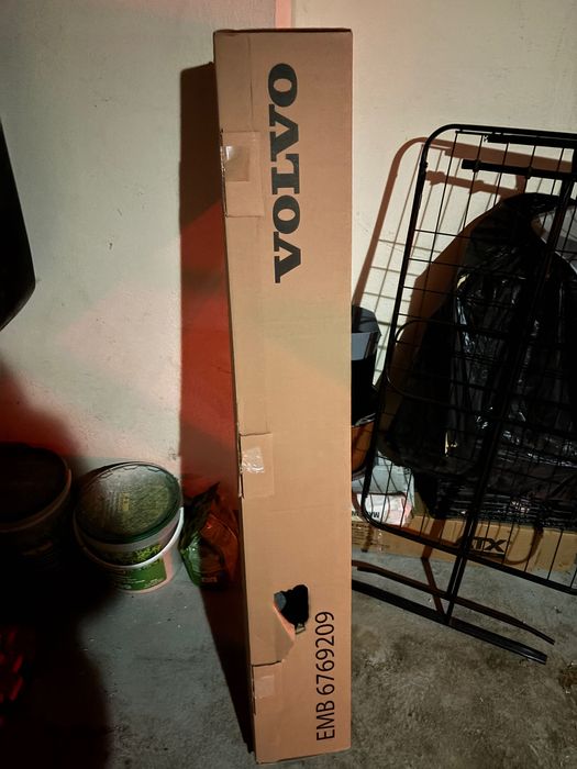 Bare portbagaj Volvo XC 90 noi, in cutie