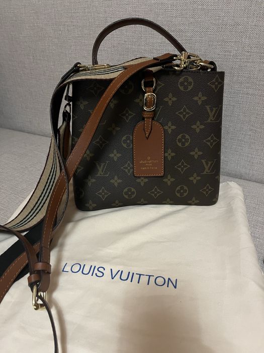 Louis vuitton чанта