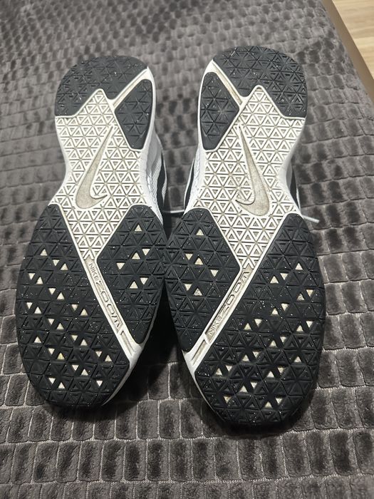 Vand doua perechi adidasi nike