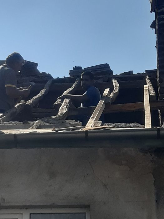 МАШИННИ замазки шлайфан бетон частични и цялостни ремонти на покриви вътрешни  Довършителни ремонти направа  ивични основи за огради