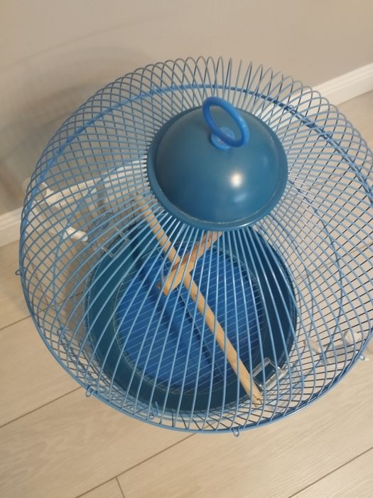 Клеткка для средних и крупных птиц.