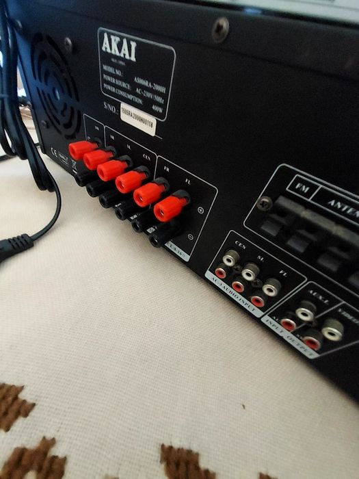 Amplificator AKAI plus bonus un DVD