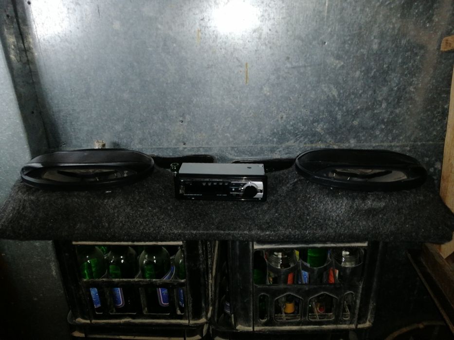 Срочно продам магнита фон и колонка для матиз