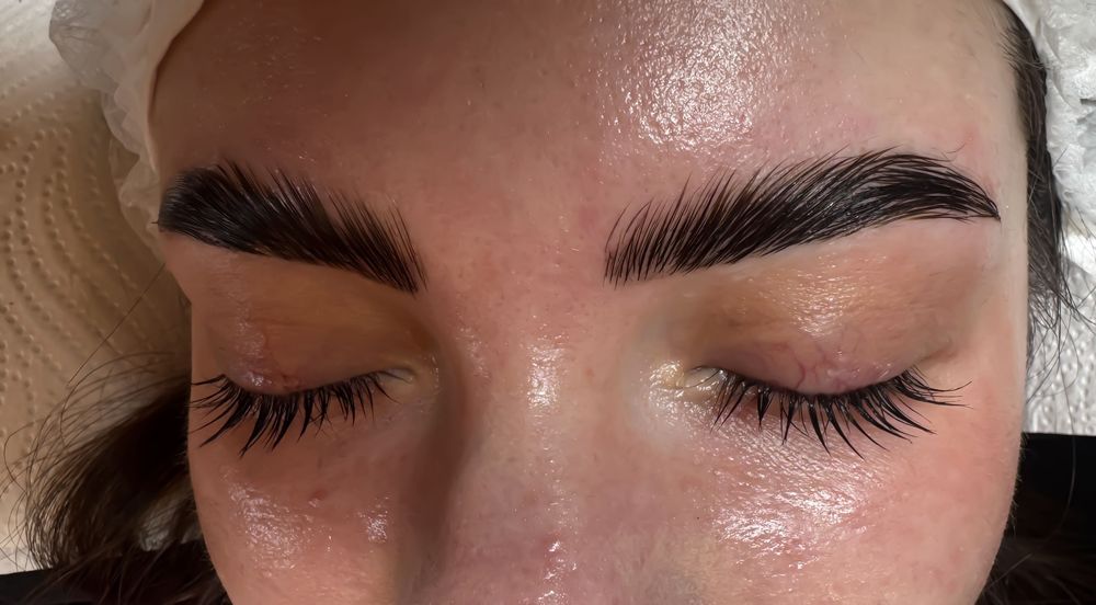 Laminare gene si sprancene + corectie si stilizare sprancene