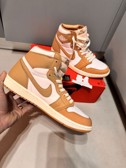 Air Jordan 1 Retro High OG Praline
