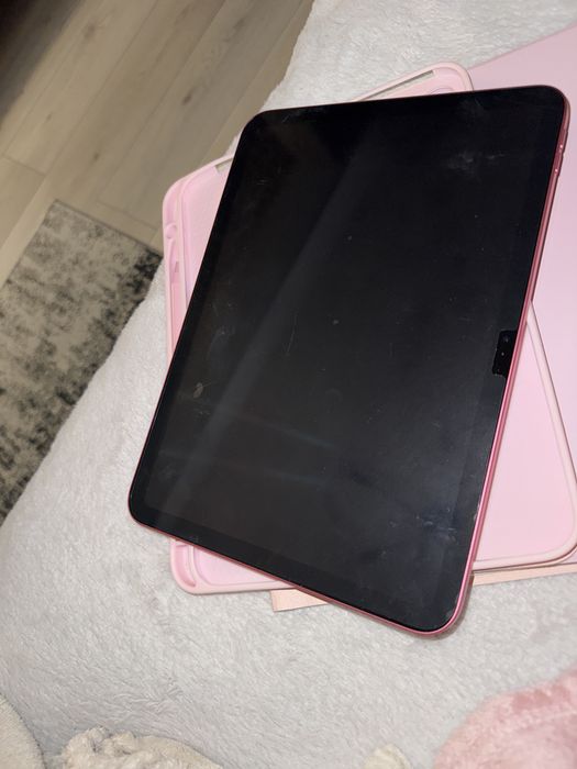 iPad Generația 10 Roz + husă roz + tastatură + cutie originală